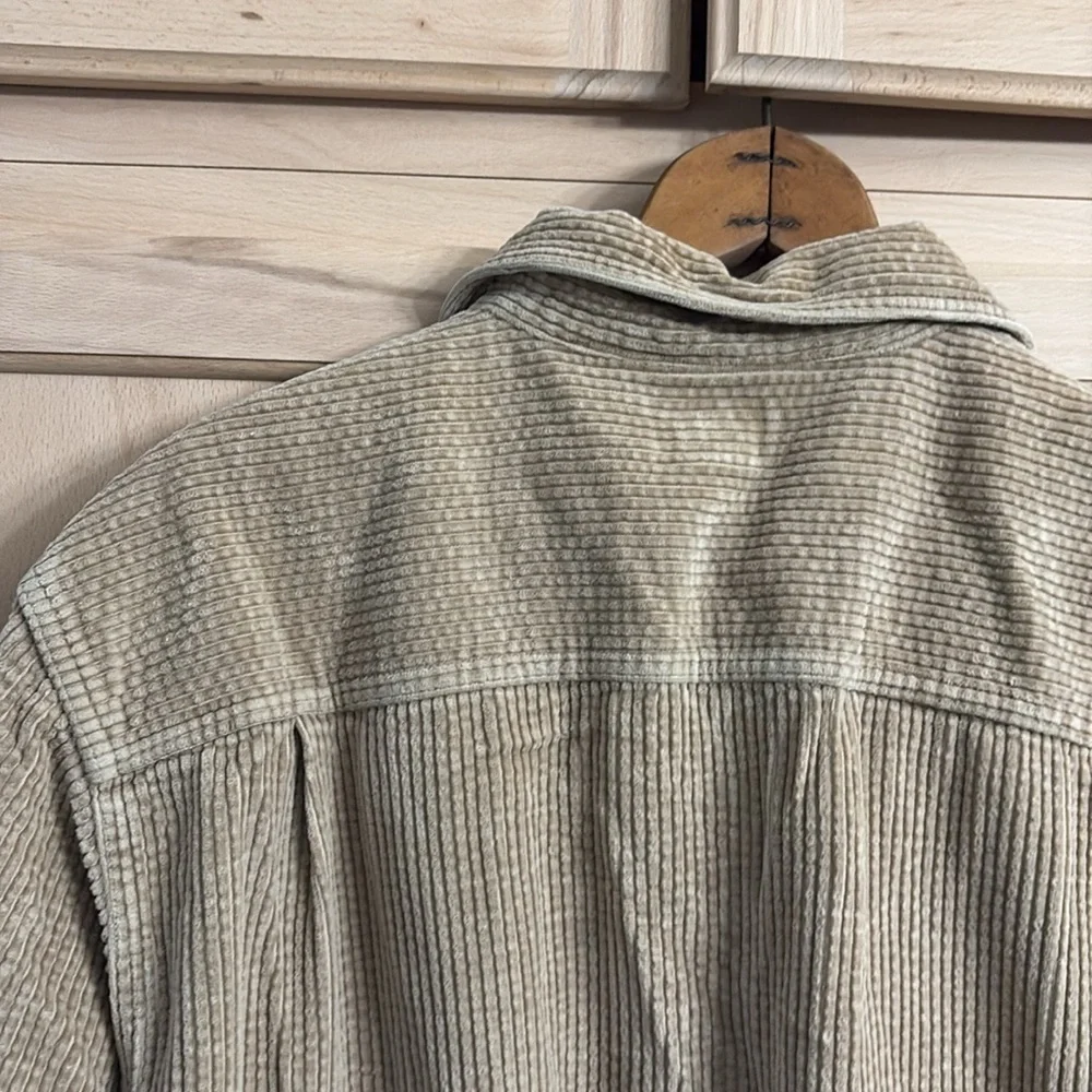 L.L. Bean Women's Beige Corduroy Shirt - Picture 8 of 8